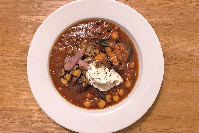 Kichererbsencurry mit karamellisierten Zwiebeln