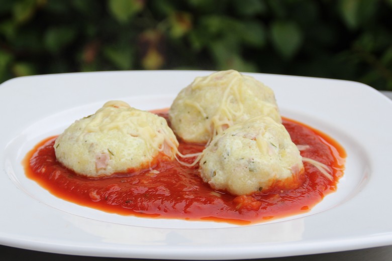 Topfen-Schinken Knödel