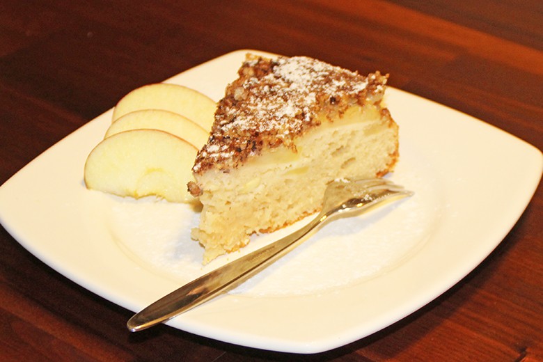 Apfelkuchen mit Walnüssen