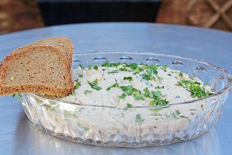 Hummus mit weißen Bohnen
