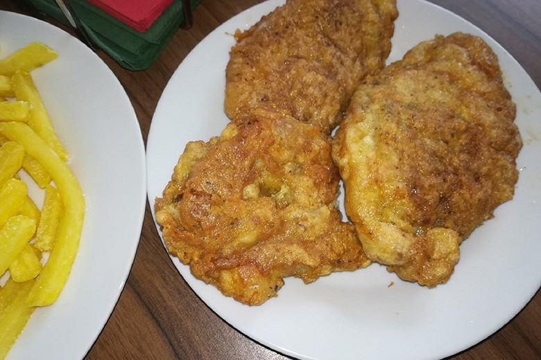 Hühnerkeulenschnitzel auf Pariserart