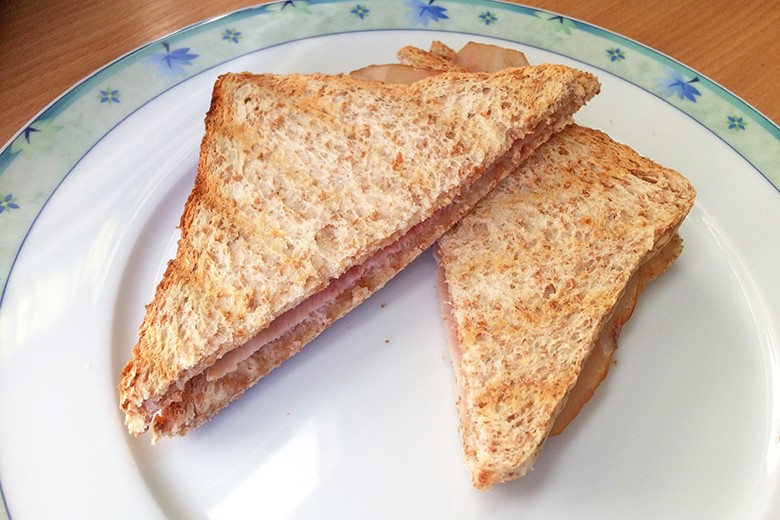 Toast mit Streichkäse