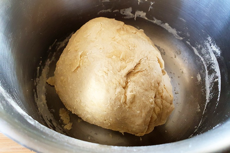 Pizzateig aus Germ-, Hefewasser