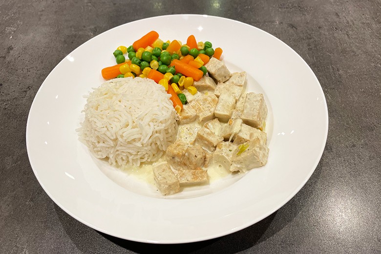 Geschnetzeltes aus veganen Bratstreifen