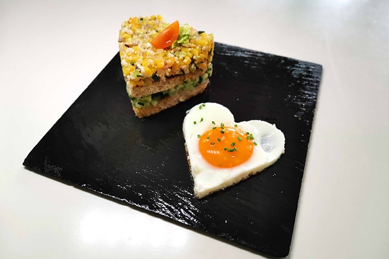 Tartar vom Kräuterseitling und Gurke