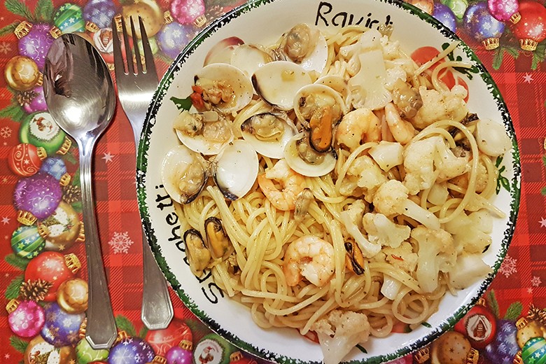 Spaghetti mit Meeresfrüchte und Karfiolröschen