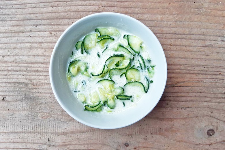 Gurkensalat mit Joghurtdressing