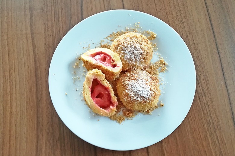 Topfenknödel mit Erdbeeren