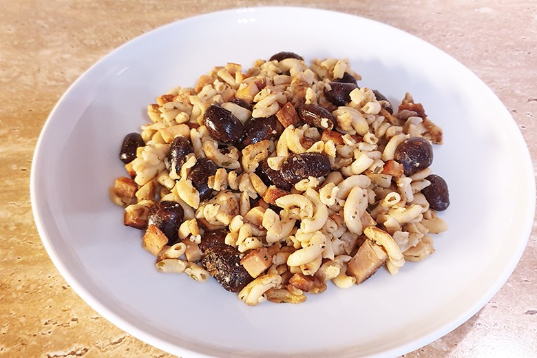 Selchfleisch-Hörnchen-Käferbohnenpfanne