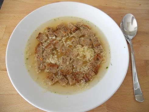 Brotsuppe mit Knoblauch
