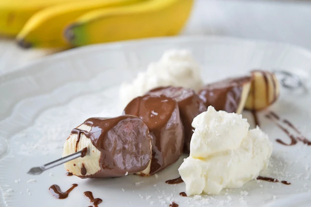 Schokobanane auf Kokosschaum