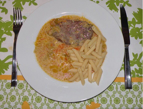 Rindsschnitzel mit Wurzelsoße