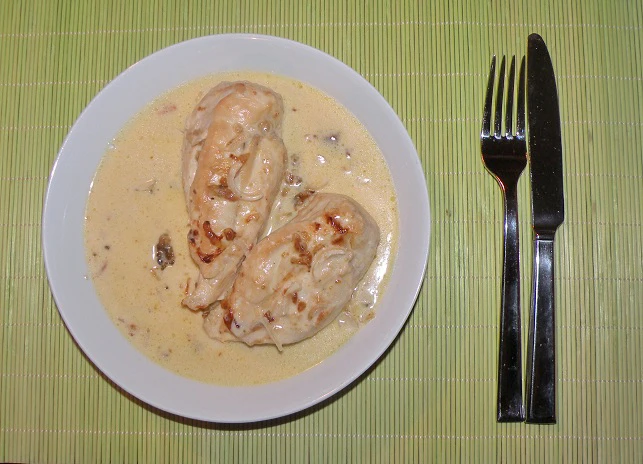 Zwiebel-Obers-Hähnchen