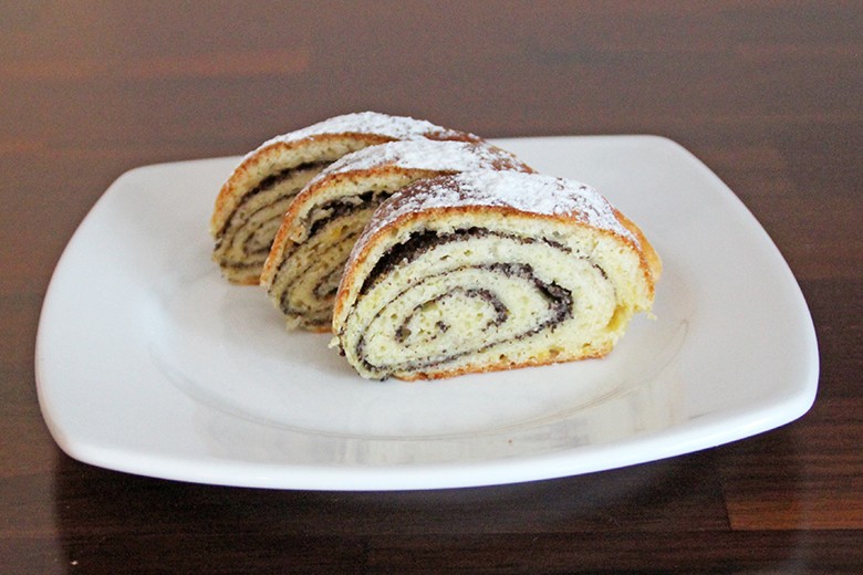 Mohnstrudel mit Topfenteig