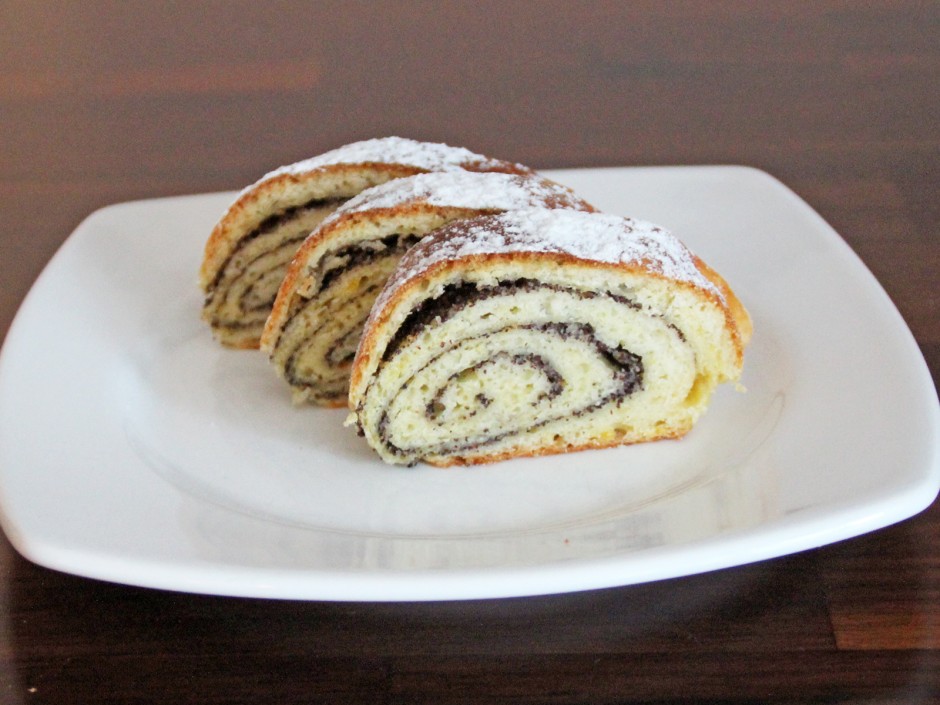 Mohnstrudel mit Topfenteig