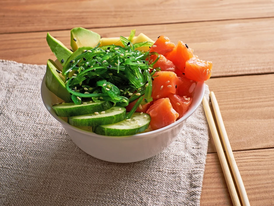 Poke Bowl mit Thunfisch und Cuka Salat