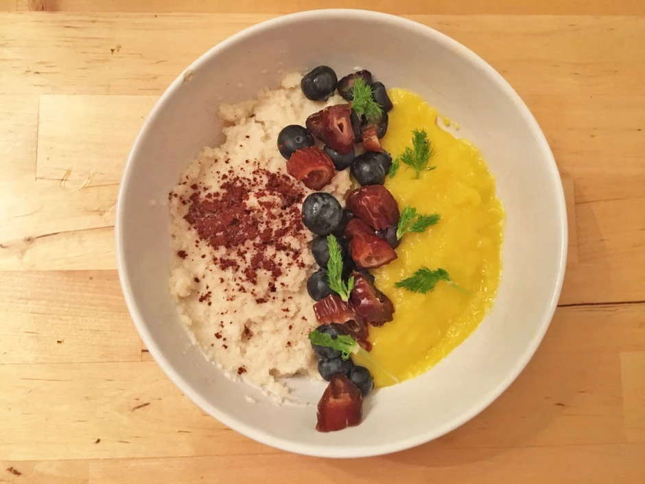 Buddha Bowl mit Mango und Grieß