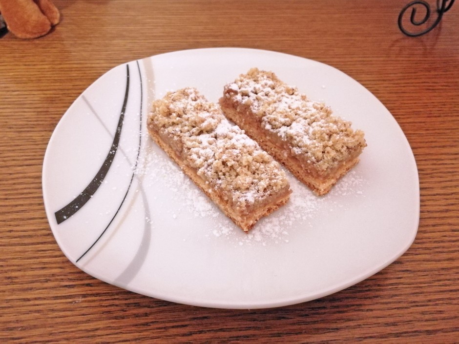 Apfelkuchen mit Walnüssen