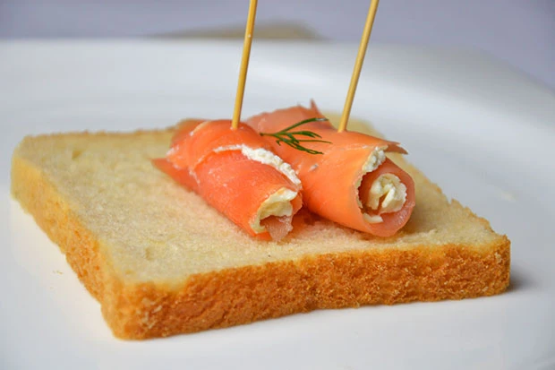 Lachsröllchen