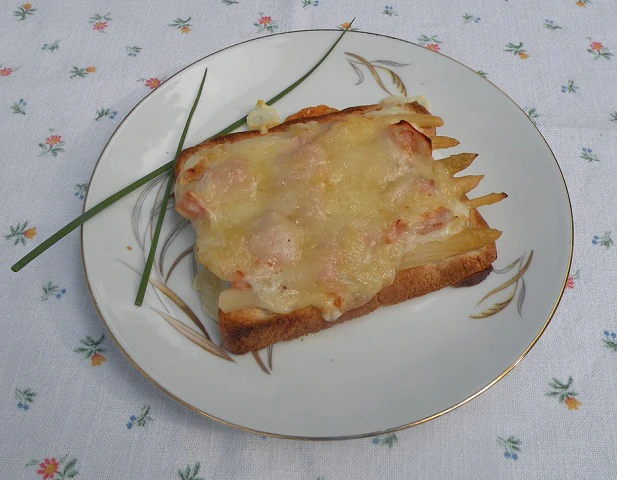 Spargeltoast