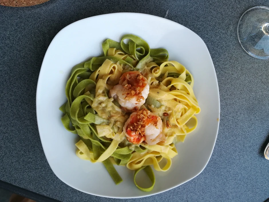 Spaghetti mit Spinatso&szlig;e