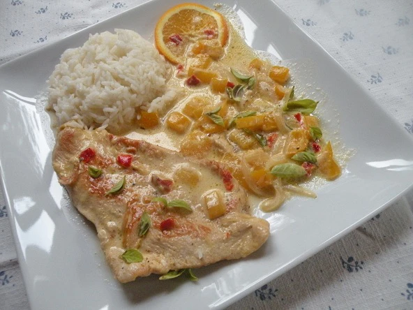 Hühnerbrust in Paprika-Orangen Sauce