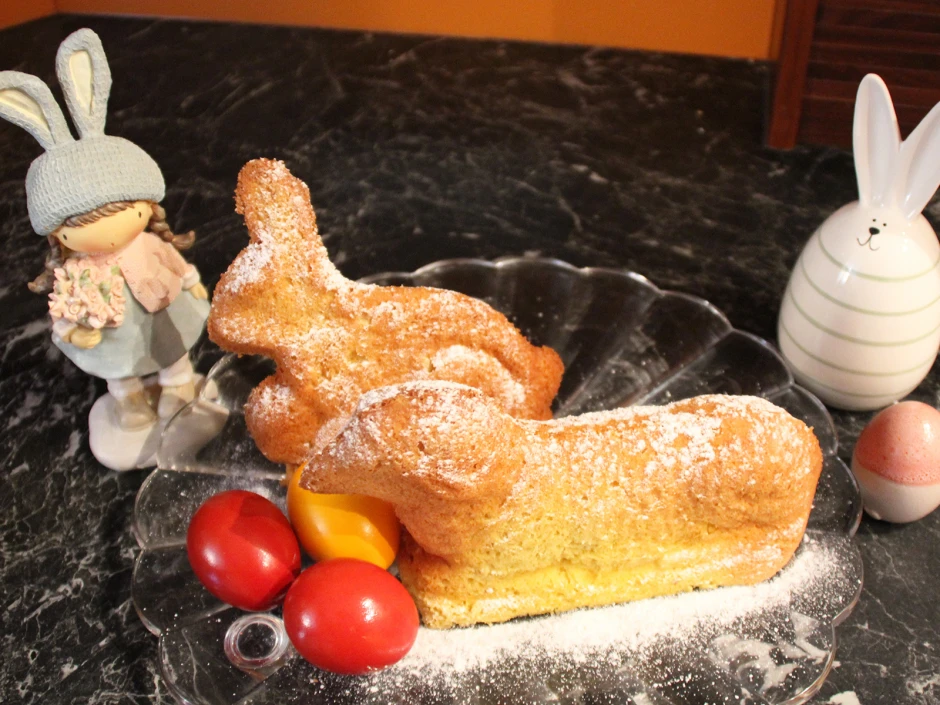 Osterlamm und -hase mit Eierlik&ouml;r