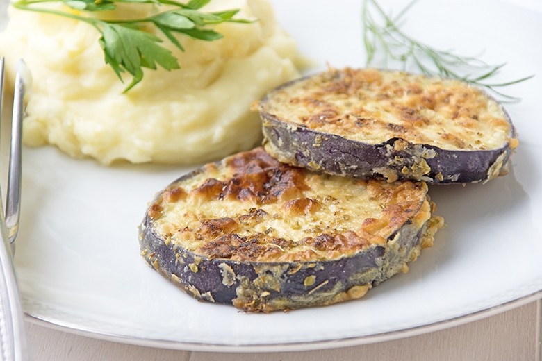 Auberginen in Kräuterpanade