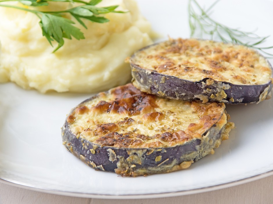 Auberginen in Kräuterpanade