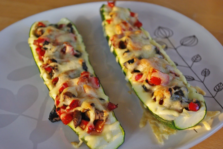 Zucchini mit K&auml;se und Champignon F&uuml;llung