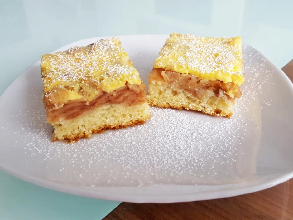 Apfelkuchen mit Rahmgu&szlig;