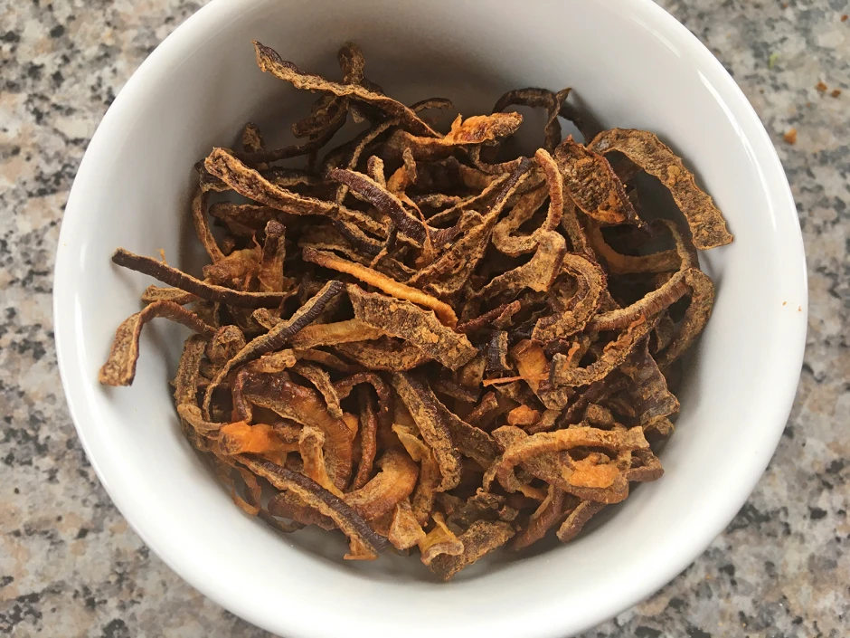 R&ouml;stzwiebeln aus der Hei&szlig;luftfritteuse