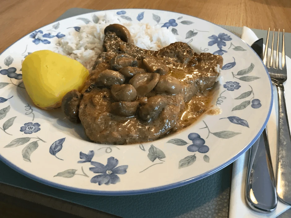geschmorte Zwiebelkoteletts aus dem Backrohr