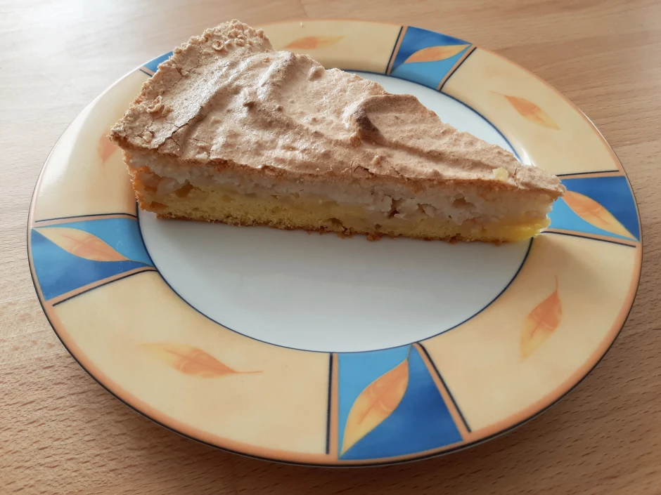 Apfelkuchen mit Nusshaube