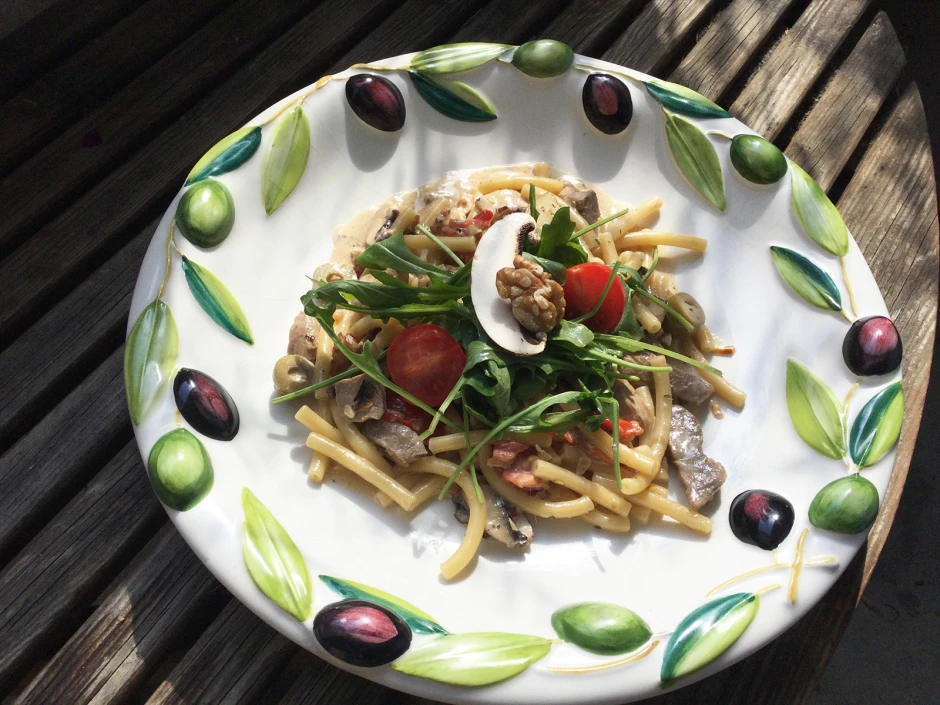 Maccheroni mit Filetstreifen und Champignons