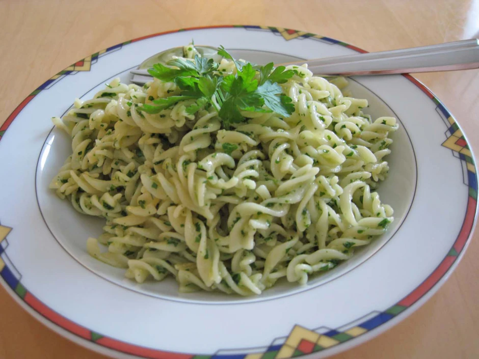 Fusilli mit Walnuss-Petersilien-Pesto