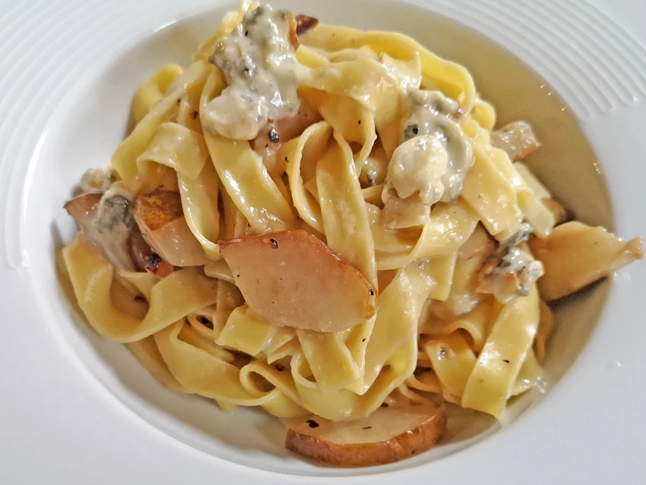 Pasta mit Balsamicobirne und Gorgonzola