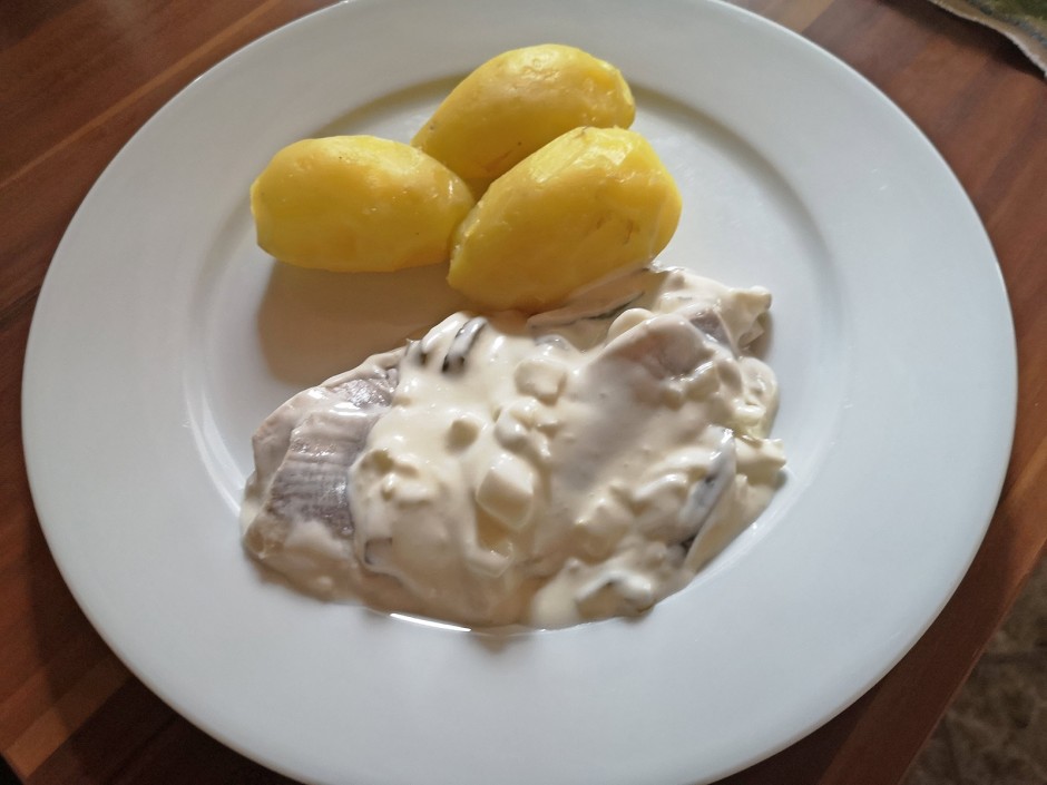 Sahne-Heringsfilet mit Pellkartoffeln