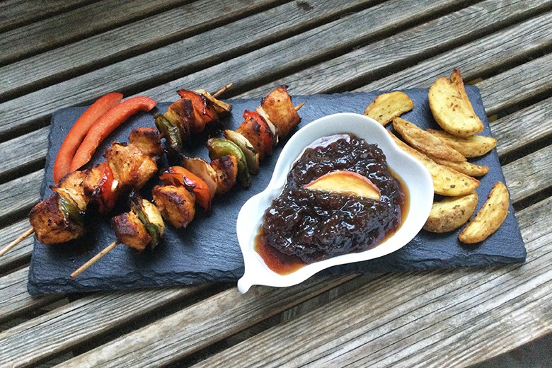 Fleischspieße mit Ofenkartoffeln