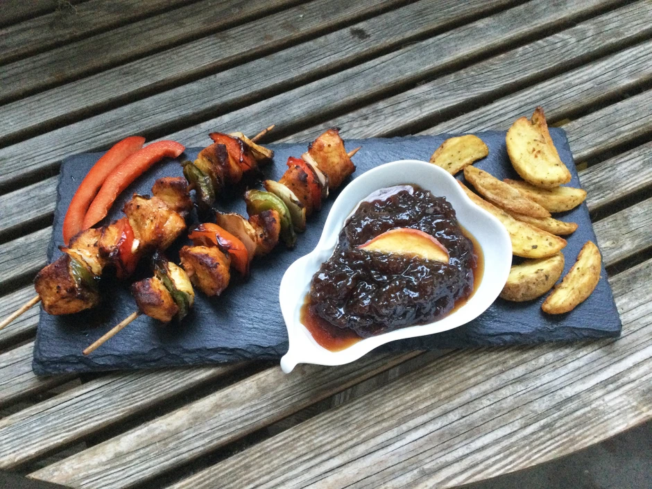 Fleischspieße mit Ofenkartoffeln