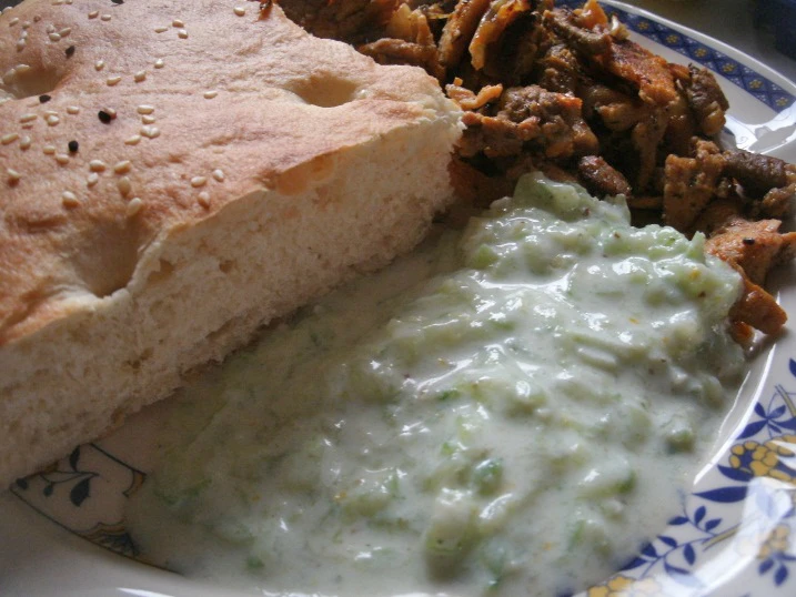 Gurken-Knoblauch-So&szlig;e
