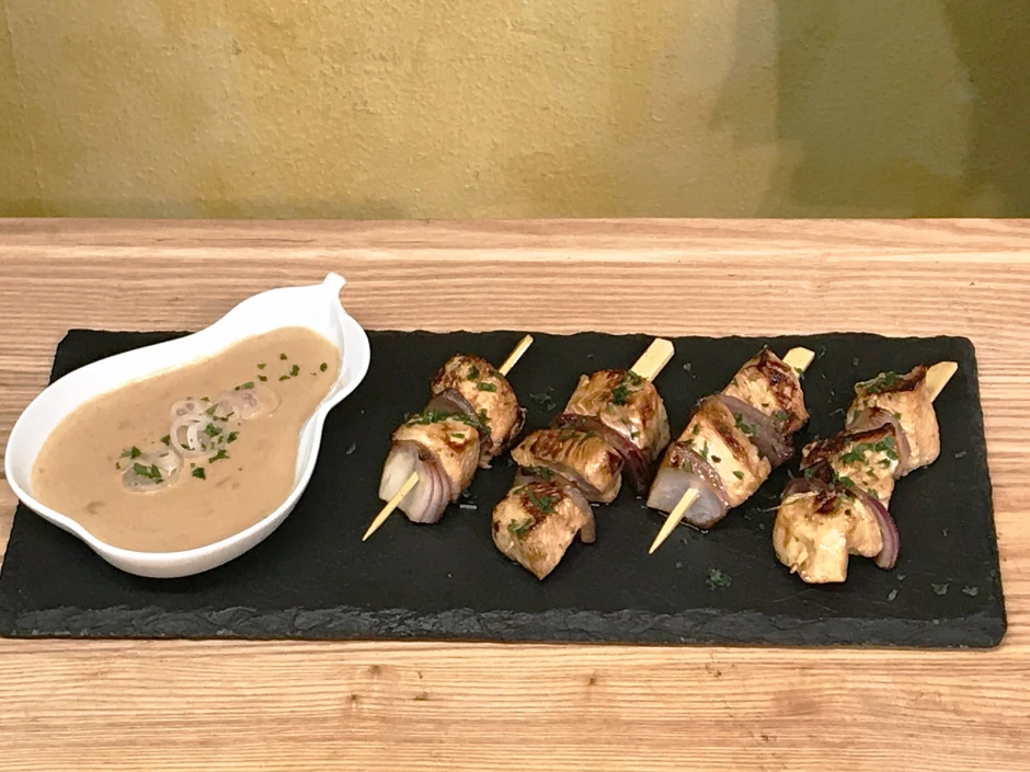 Schnelle Sate-Spie&szlig;e mit Erdnuss-Dip
