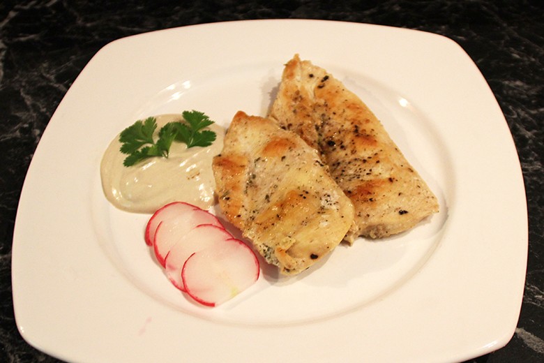 Hühnerschnitzel mit Curry-Kernölsauce