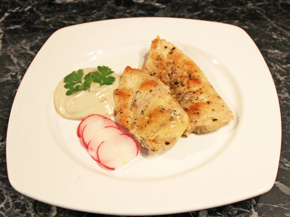 H&uuml;hnerschnitzel mit Curry-Kern&ouml;lsauce